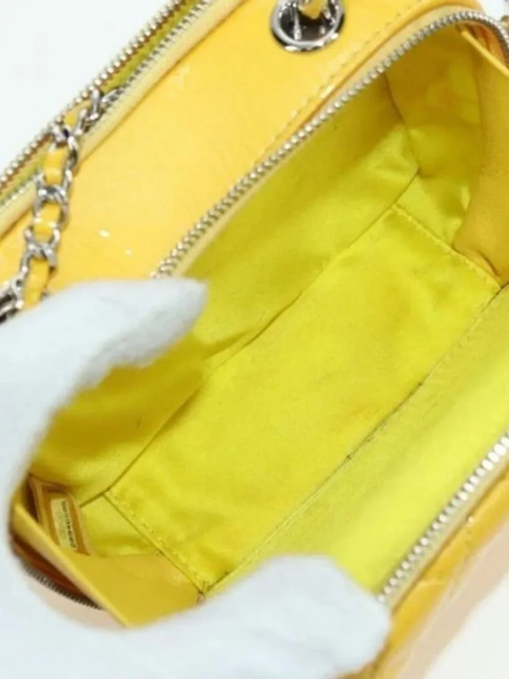 CHANEL brand	chanel color	yellow